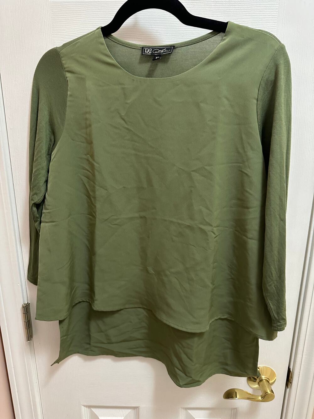 DG2 Blouse Size Extra Small in Olive Green